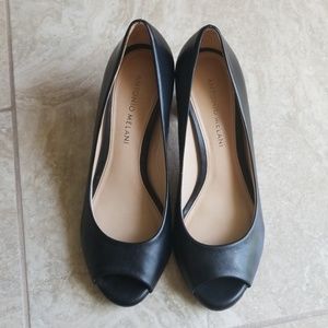 Peep toe pumps